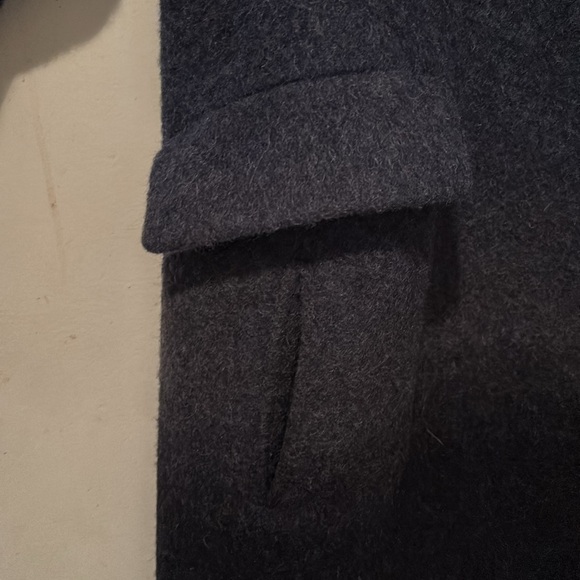 Coat - Picture 4 of 8